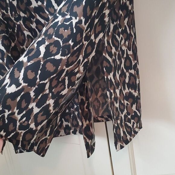 SILK Blouse! Animal Print, Size S, Excellent Condition! - Picture 3 of 4